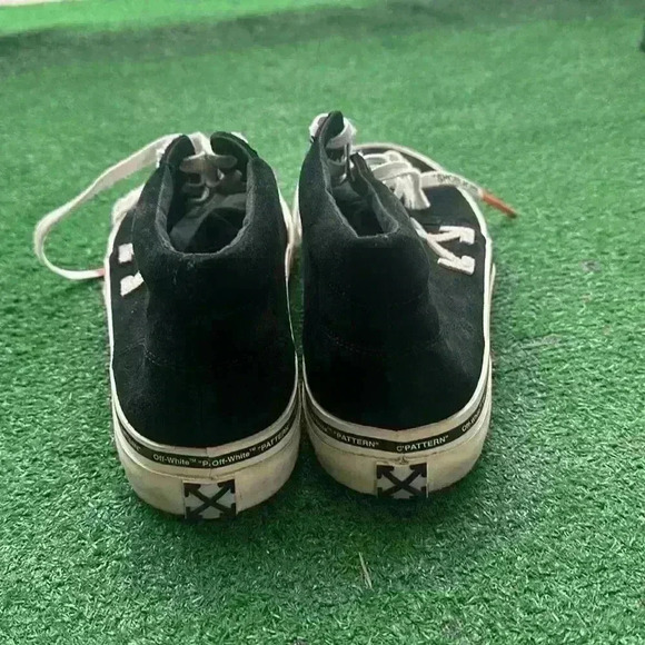 Off-White - Picture 3 of 8